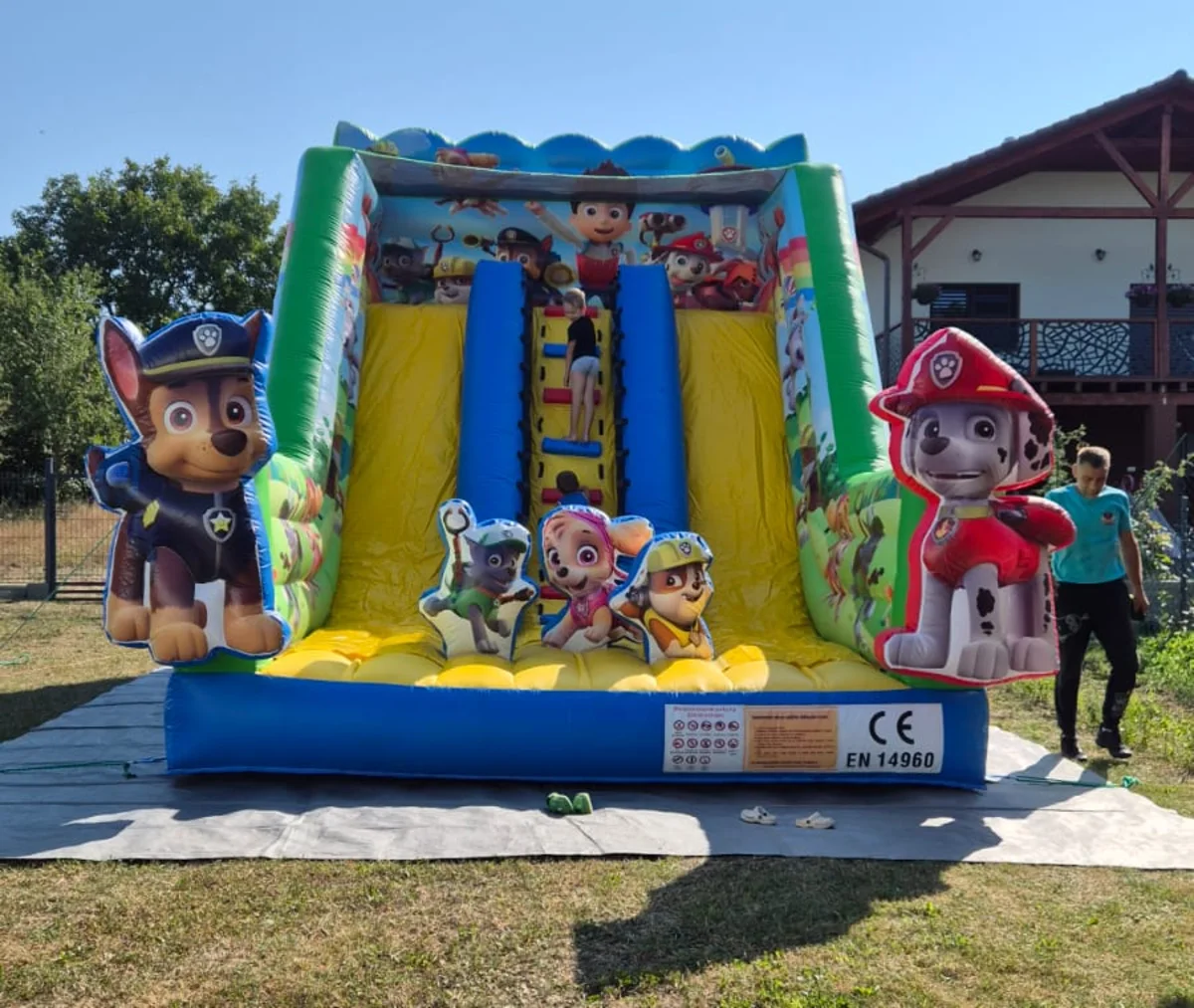 Šmykľavka Paw Patrol – nafukovacia atrakcia na prenájom